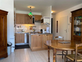 Charming flat just outside Paris w free Private Parking